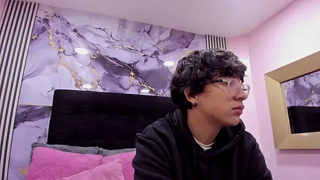 Snapshot of Desire_Ecstasy chatting on November 2025 12:59:01 PM Desire Ecstasy online show from November 2025 12:59:01 PM