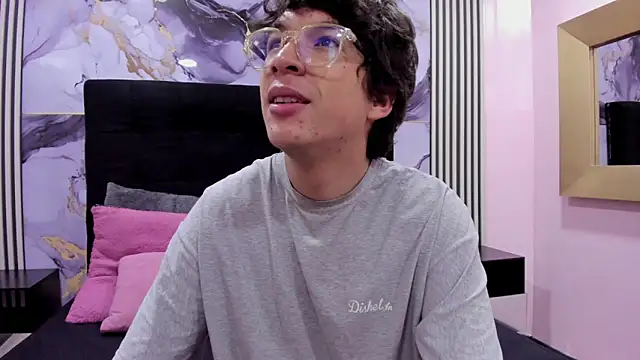 Snapshot of Desire_Ecstasy chatting on November 2025 01:00:02 PM Desire Ecstasy online show from November 2025 01:00:02 PM