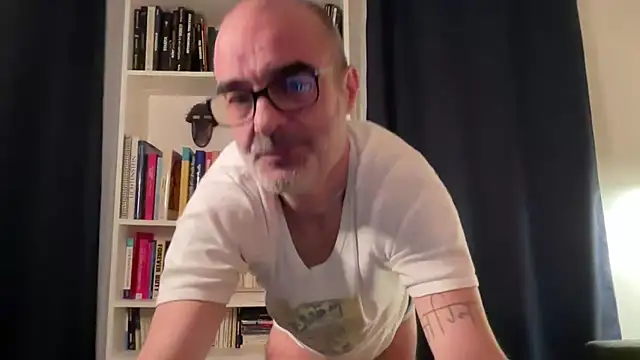 Milkywaymen online show from April 2026 08:11:02 PM