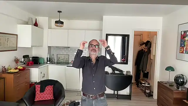 Milkywaymen online show from April 2026 10:52:01 AM