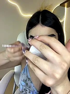 Zoe Serrat online show from October 2025 12:45:02 PM