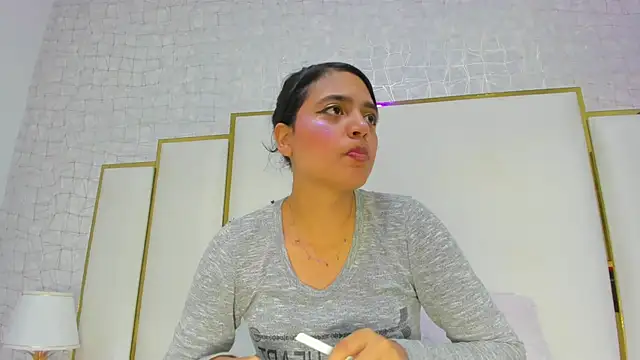 Snapshot of thalia888_ chatting on November 2025 06:39:01 PM thalia888 online show from November 2025 06:39:01 PM