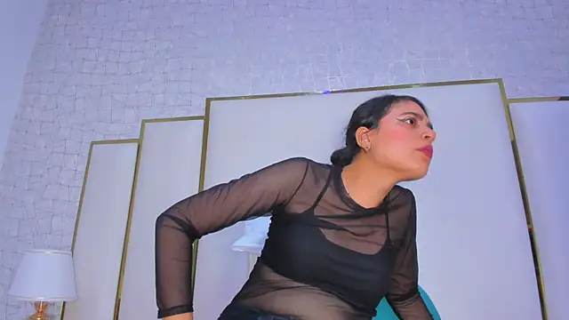 Snapshot of thalia888_ chatting on November 2025 07:13:02 PM thalia888 online show from November 2025 07:13:02 PM