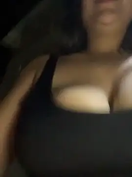 Snapshot of MiaCollinssx chatting on January 2026 12:37:01 AM MiaCollinssx online show from January 2026 12:37:01 AM