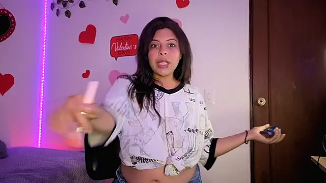 Snapshot of MiaCollinssx chatting on February 2026 04:00:02 PM MiaCollinssx online show from February 2026 04:00:02 PM