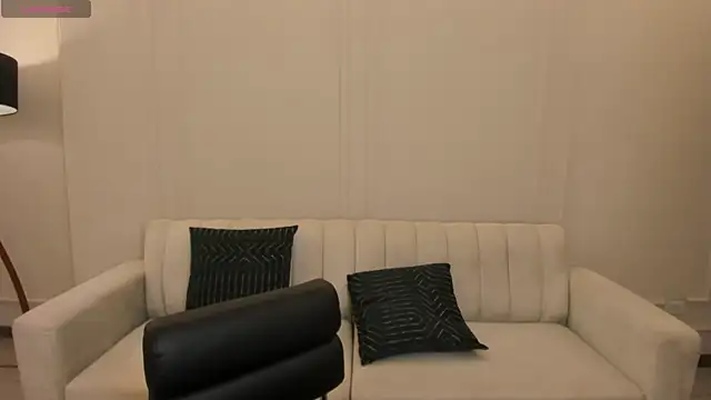 LeahNovac online show from November 2025 11:24:02 AM