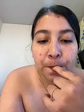 evelyn 1702 online show from July 2026 07:24:01 PM