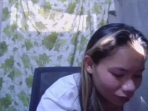 Sweeetgurll online show from November 2025 12:38:02 AM