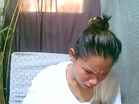 Snapshot of Sweeetgurll chatting on May 2026 12:15:01 AM Sweeetgurll online show from May 2026 12:15:01 AM
