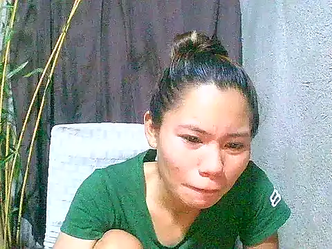 Snapshot of Sweeetgurll chatting on May 2026 12:01:02 PM Sweeetgurll online show from May 2026 12:01:02 PM