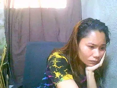 Snapshot of Sweeetgurll chatting on June 2026 01:33:01 AM Sweeetgurll online show from June 2026 01:33:01 AM