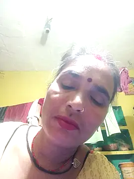 Snapshot of Monika_thakurr chatting on October 2025 10:17:01 PM Monika thakurr online show from October 2025 10:17:01 PM