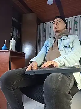 Snapshot of abnerdam01 chatting on November 2025 01:11:01 PM abnerdam01 online show from November 2025 01:11:01 PM