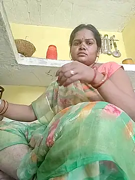 Snapshot of Rashi_cut chatting on October 2025 04:33:01 AM Rashi cut online show from October 2025 04:33:01 AM