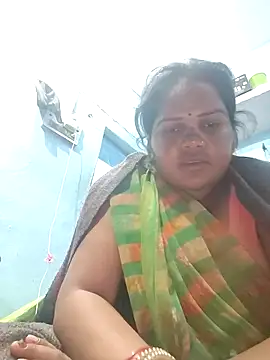 Snapshot of Rashi_cut chatting on October 2025 03:02:02 PM Rashi cut online show from October 2025 03:02:02 PM
