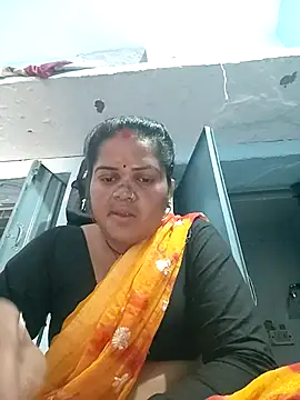 Snapshot of Rashi_cut chatting on October 2025 04:56:02 AM Rashi cut online show from October 2025 04:56:02 AM