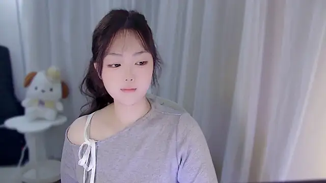 Snapshot of YUANYUAN-A chatting on November 2025 08:36:02 AM YUANYUAN-A online show from November 2025 08:36:02 AM