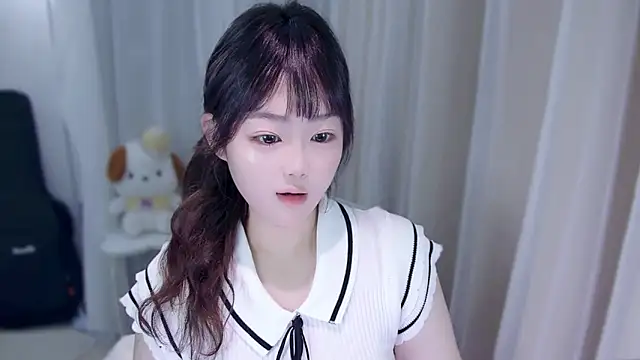 Snapshot of YUANYUAN-A chatting on November 2025 12:05:02 PM YUANYUAN-A online show from November 2025 12:05:02 PM