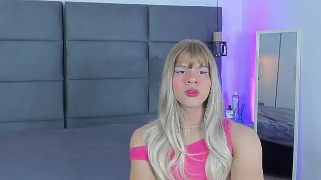 Slenna Moon online show from November 2025 03:05:01 AM