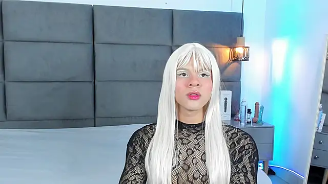 Slenna Moon online show from November 2025 03:04:01 AM