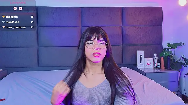 Slenna Moon online show from January 2026 02:27:02 AM