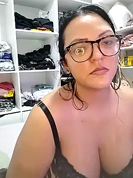 Snapshot of AuroraChest chatting on September 2025 01:05:01 AM AuroraChest online show from September 2025 01:05:01 AM