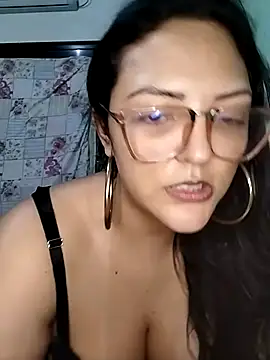 Snapshot of AuroraChest chatting on October 2025 09:38:02 AM AuroraChest online show from October 2025 09:38:02 AM