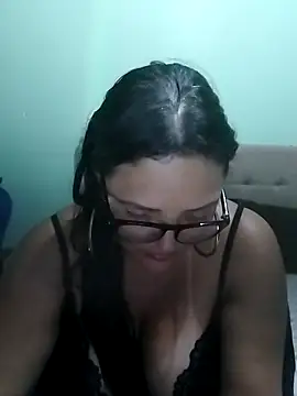 Snapshot of AuroraChest chatting on October 2025 09:12:02 PM AuroraChest online show from October 2025 09:12:02 PM