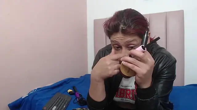 Chloe Wiild online show from October 2025 03:41:02 AM