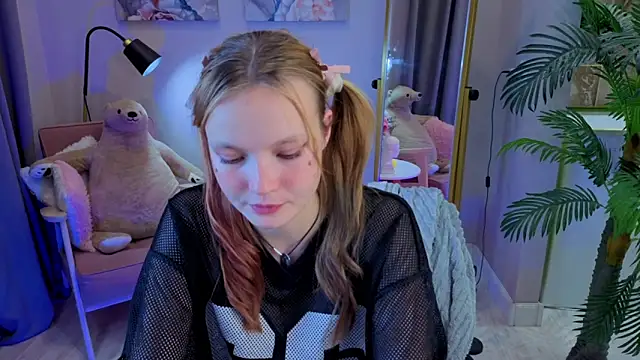 Snapshot of Ginger_Emma chatting on September 2025 08:44:01 PM Ginger Emma online show from September 2025 08:44:01 PM