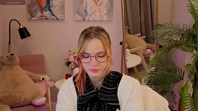 Snapshot of Ginger_Emma chatting on September 2025 08:25:01 PM Ginger Emma online show from September 2025 08:25:01 PM