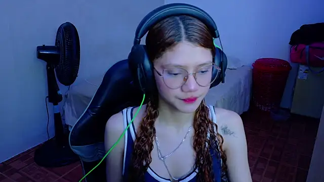 Snapshot of Birdie_0 chatting on September 2025 03:18:02 AM Birdie 0 online show from September 2025 03:18:02 AM