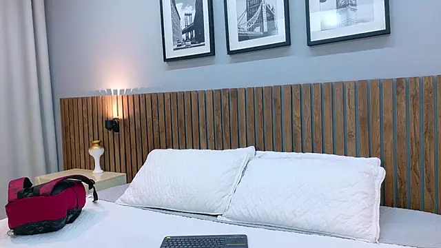 Snapshot of luna_roja25 chatting on February 2026 02:43:01 PM luna roja25 online show from February 2026 02:43:01 PM