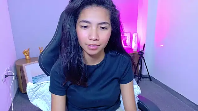 Snapshot of luna_roja25 chatting on February 2026 01:38:02 PM luna roja25 online show from February 2026 01:38:02 PM