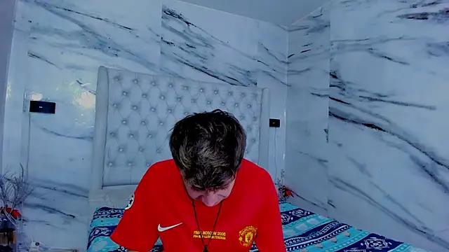 Ari and Storm online show from December 2025 01:38:02 PM