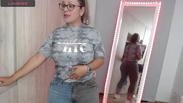 sophie lopez1 online show from December 2024 02:45:02 AM