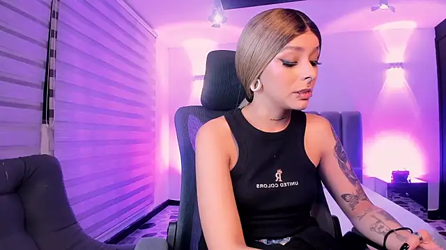 SkyThompson online show from October 2025 04:12:01 AM