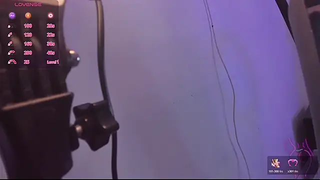 SkyThompson online show from October 2025 04:35:02 AM