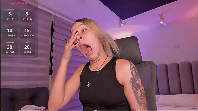 SkyThompson online show from November 2025 05:02:02 AM