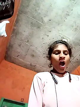 Snapshot of Jyoti_thakurr chatting on September 2025 08:31:01 PM Jyoti thakurr online show from September 2025 08:31:01 PM