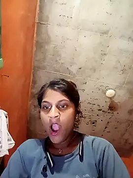 Snapshot of Jyoti_thakurr chatting on September 2025 02:43:01 PM Jyoti thakurr online show from September 2025 02:43:01 PM