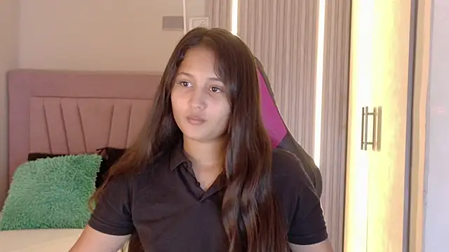 Laly Cherry  online show from November 2025 12:26:01 PM