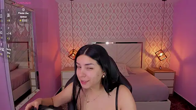 CHRISTY TEIGEN4 online show from November 2025 07:26:02 PM