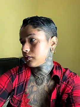 Snapshot of xbigpeach chatting on September 2025 10:32:01 PM xbigpeach online show from September 2025 10:32:01 PM