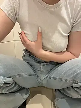 Snapshot of Cumonmme chatting on December 2025 09:11:01 PM Cumonmme online show from December 2025 09:11:01 PM