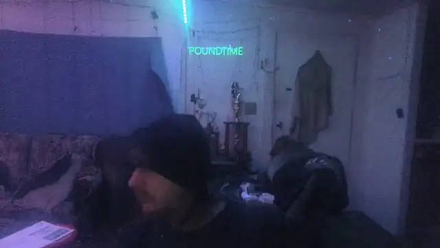 Poundtown1226 online show from January 2026 11:42:01 PM