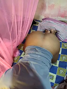 LarkingNewel online show from February 2026 01:56:02 AM