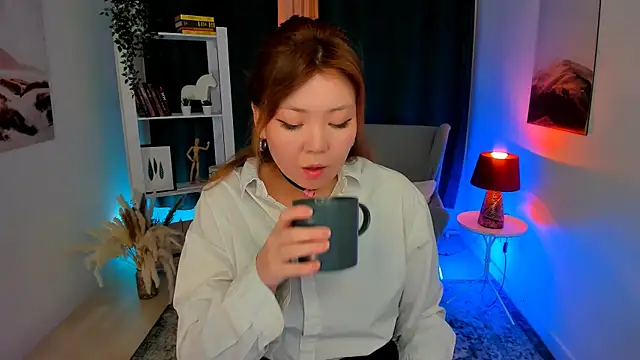 nazu chan online show from September 2025 11:35:01 AM