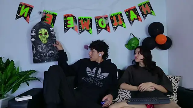 Laura and Kevin online show from October 2025 03:31:02 PM