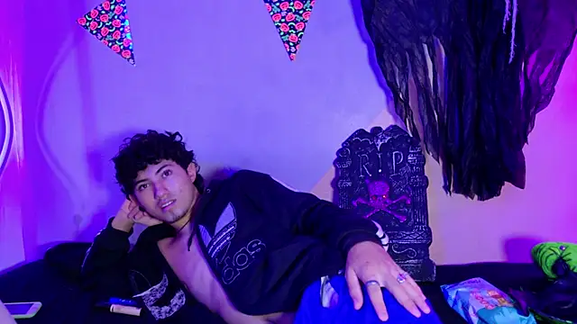 Laura and Kevin online show from October 2025 02:49:01 PM